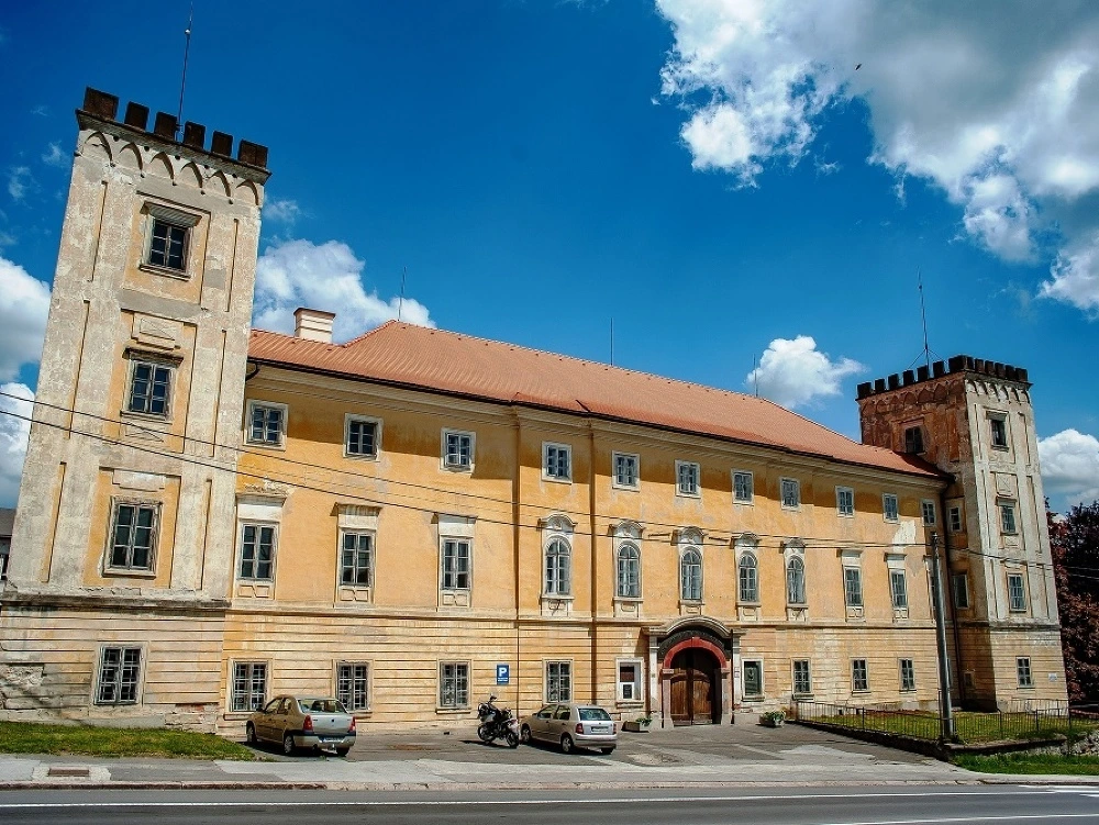 Biskupský kaštieľ v Žiari nad Hronom – transfer na letisko Schwechat | Taxia