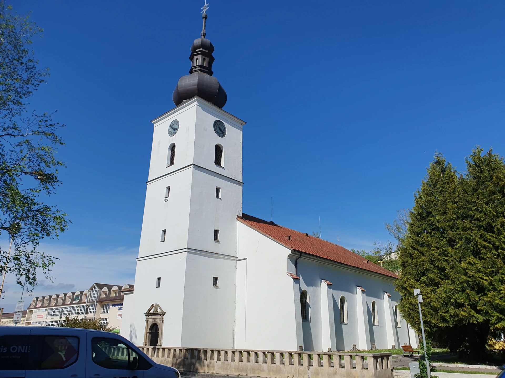 Kirche Mariä Himmelfahrt in Senica – Taxi Senica Schwechat | Taxia